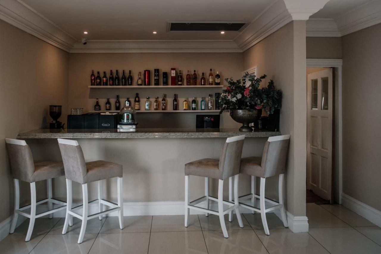 The View Boutique Hotel & Spa Amanzimtoti Luaran gambar The bar at the 1905 Club