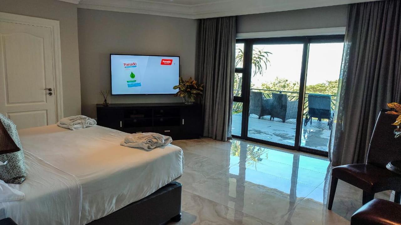 The View Boutique Hotel & Spa Amanzimtoti Luaran gambar A bedroom at the hotel