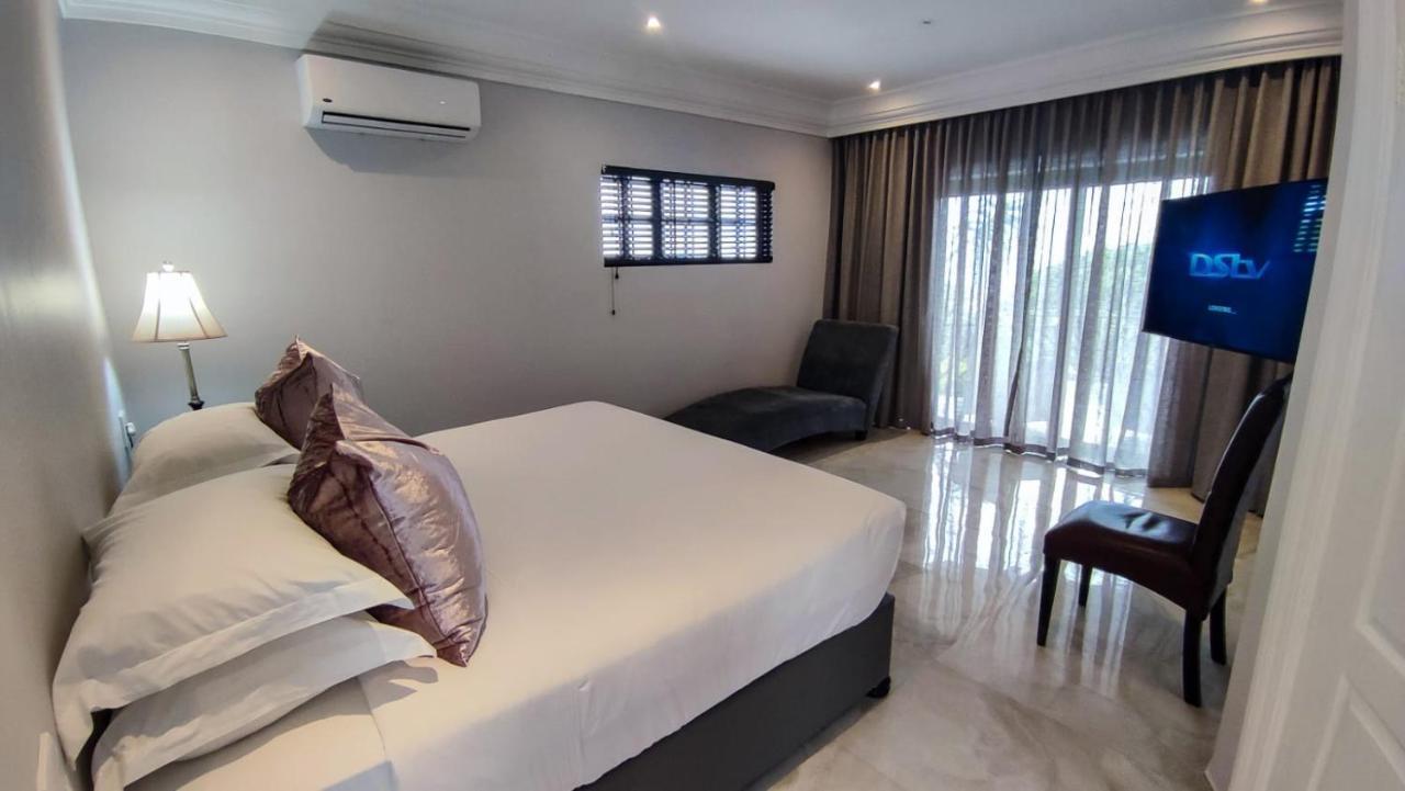 The View Boutique Hotel & Spa Amanzimtoti Luaran gambar A room at the Protea Hotel, Centurion