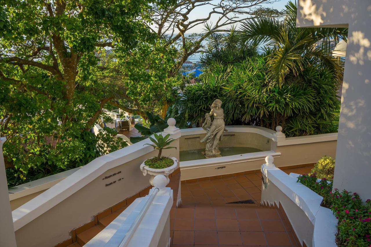 The View Boutique Hotel & Spa Amanzimtoti Luaran gambar Fountain at the entrance of the house
